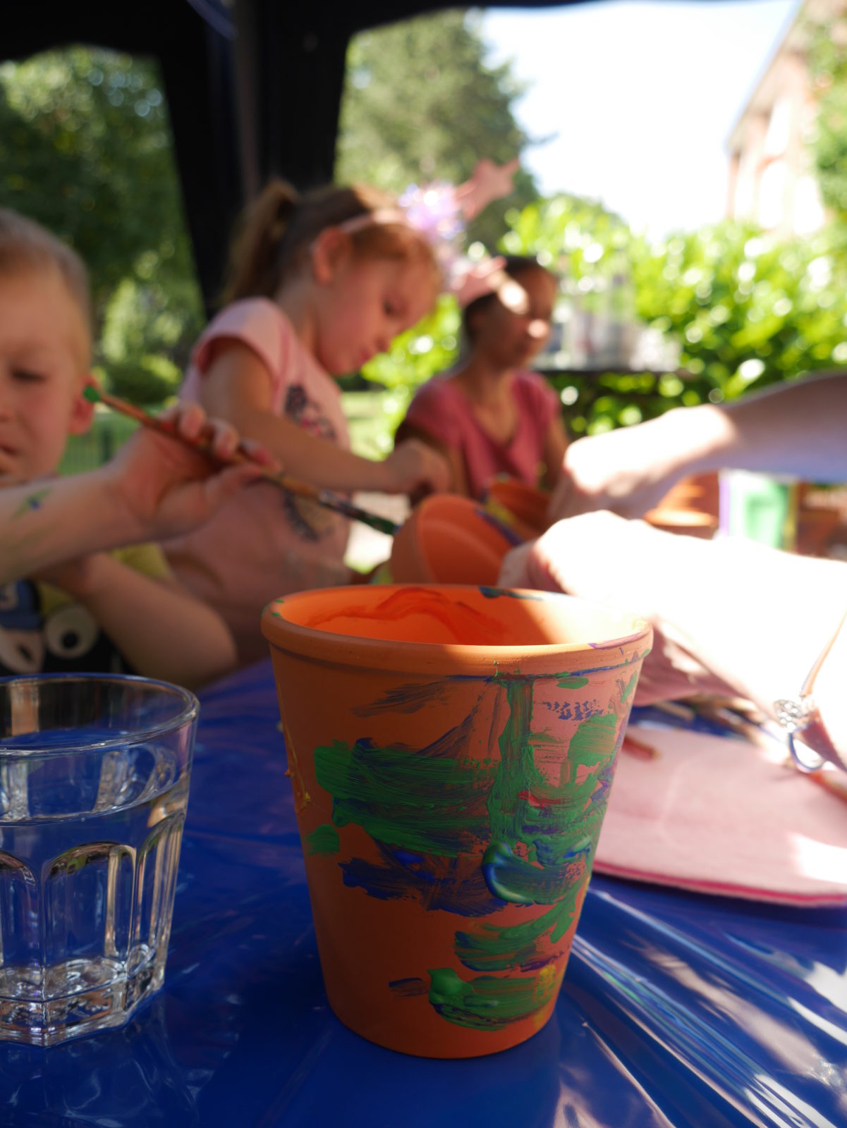 sommerliche Kinderpflanzaktionen mit Naturtheater
