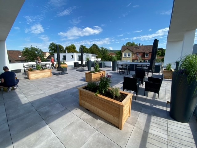 Begrünung der Dachterrasse Kunden-und Verwaltungsgebäude in der Innenstadt