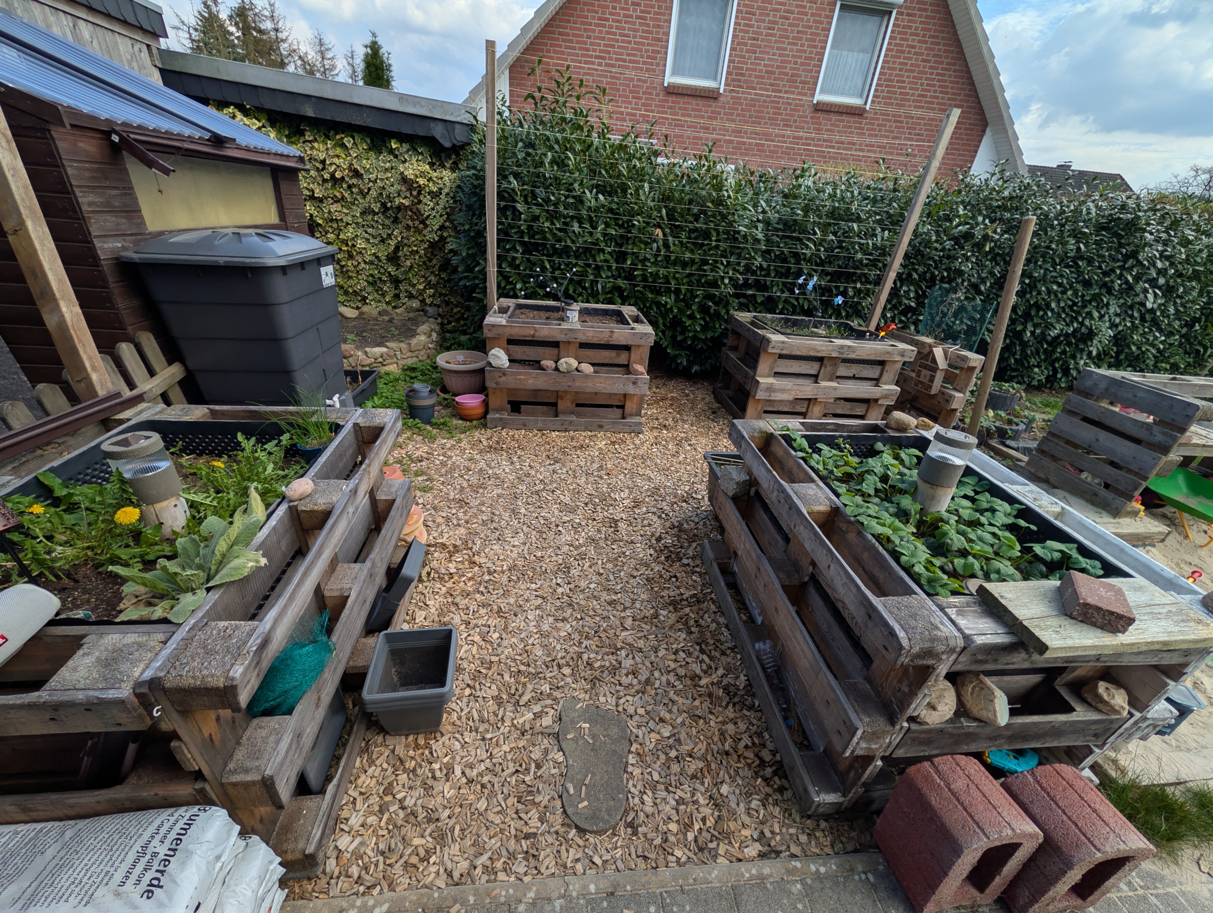Bees Bed & Breakfast – Ein kleines Paradies für Bienen und nützliche Insekten