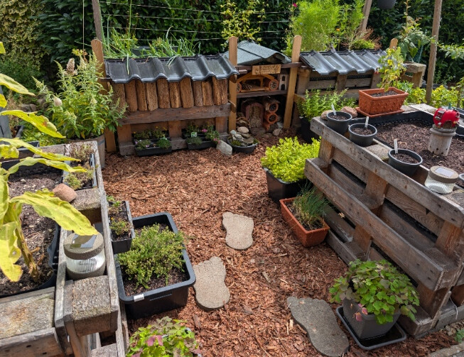 Bees Bed & Breakfast – Ein kleines Paradies für Bienen und nützliche Insekten
